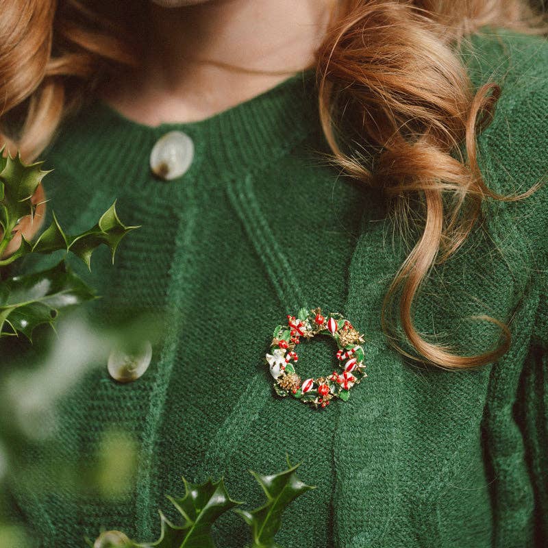Christmas Mouse in Wreath Brooch - Birch & BrackenBROOCH