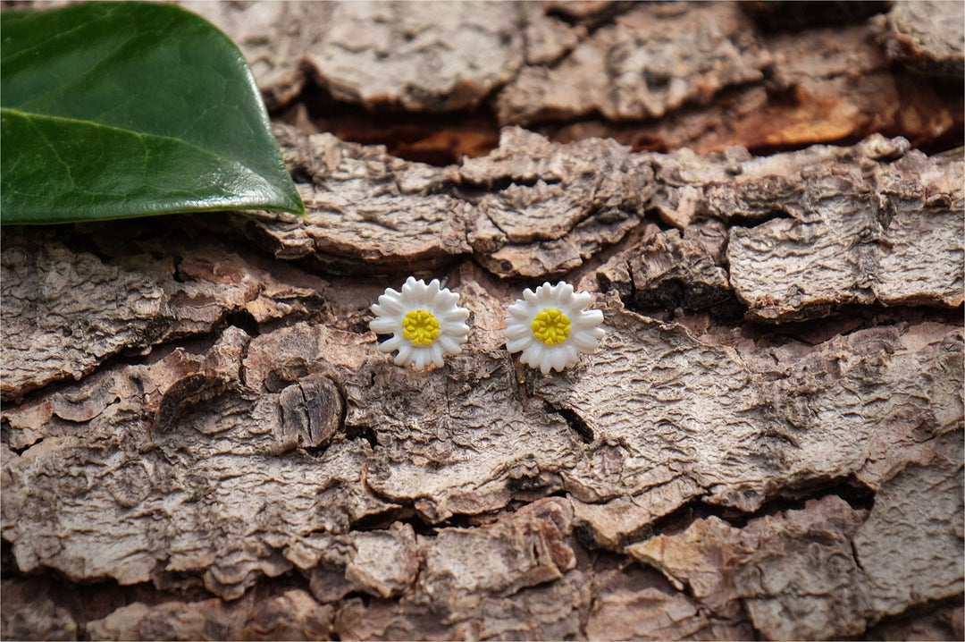 Daisy Flower Post Stud Earrings - Birch & BrackenEARRINGS