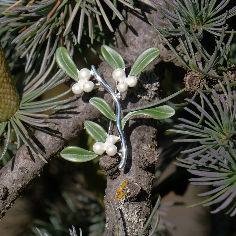 Mistletoe Brooch - Birch & BrackenBROOCH
