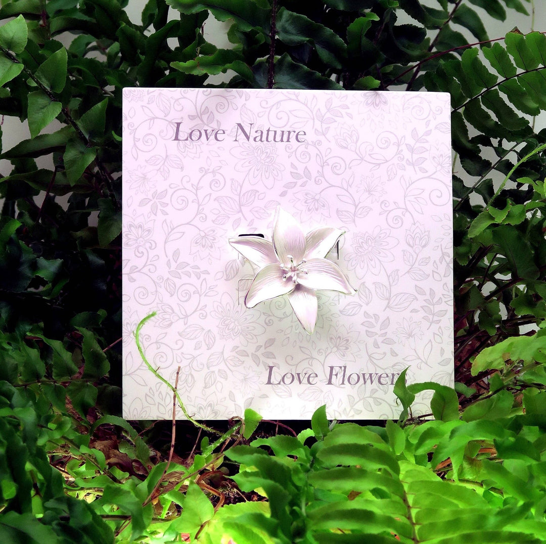 White Lily Flower Brooch - Birch & BrackenBROOCH